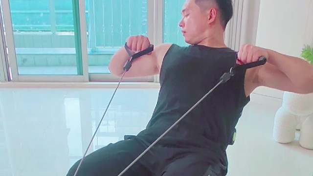 居家锻炼“减脂自救”，舒适程度直接拉满 ，万达康仰卧划船机