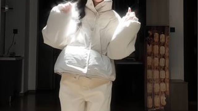 #舞蹈 圣诞小猫～#圣诞舞蹈跳起来了 #氛围感 #圣诞节甜甜手势舞我先跳了