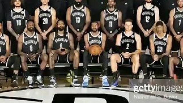 终于找到赛季全家福的用处了 #ai跳舞逐渐离谱 #ai宠物跳舞像吃了菌子 #没有ai玩不动的舞 #篮