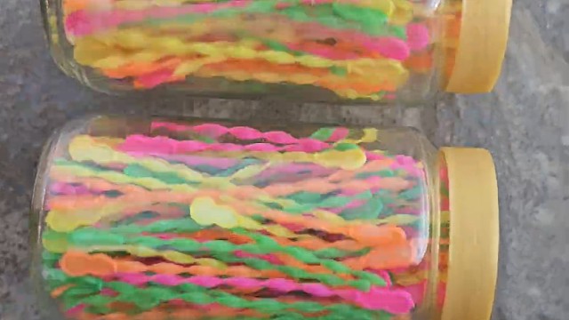 楼梯滚瓶子爆破解压时刻