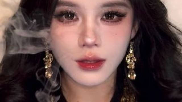 500多万人都在催的妆教！它终于来啦！这个贵气感妆容在节日化简直杀疯！#换头了换头了 #妆容分享 #