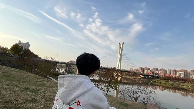 爱就要说出口别假装朋友