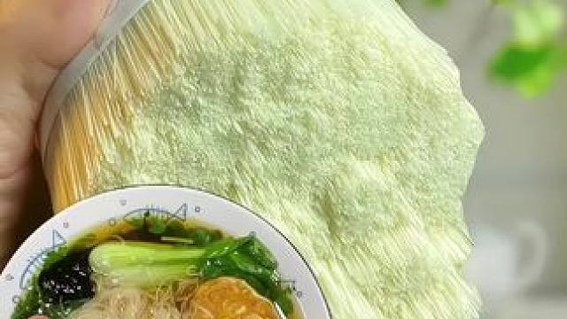 不想再吃普通面条的可以试试这个铁棍山药龙须面，早上来一碗省事又营养！暖暖的别提多舒服啦！细如发丝，劲