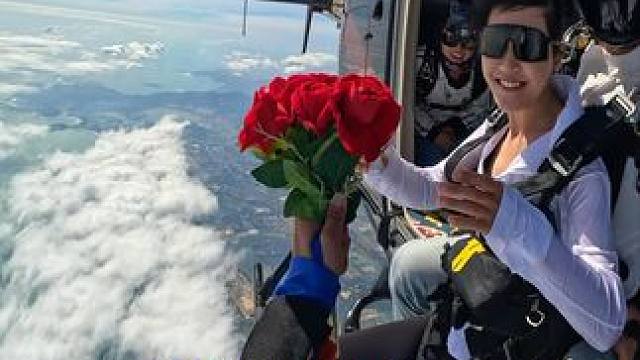 钱可以再挣，但我再也不能在直升机上跳伞了 #三亚 #塔赫跳伞