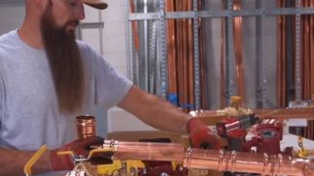 北美富豪别墅的家庭水管安装工艺。 #紫铜管 #能工巧匠 #工艺制作 #施工工艺 #工匠手艺