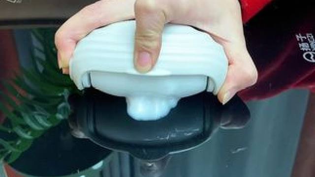 水洗多用途强力粘毛器 神奇的粘毛器!不仅能轻松清理头发和猫猫狗狗掉落的毛发，水一冲就干净能继续用了 