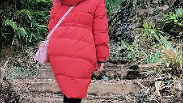 三三两两几处房，回家不见爹和娘，少年童颜离家去，满头白发难归乡！游子归来娘不在，久立门庭泪满腮！#回