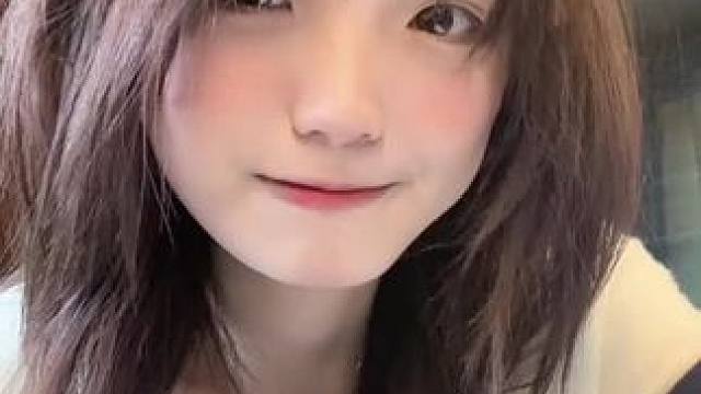 勾起了你的手～ #听遇见事遇见最好的何秋亊#遇见事#何秋亊#遇见事告白手势舞