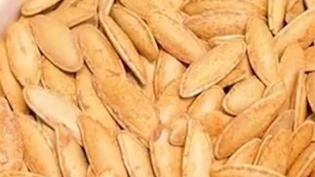 老外为何恨透了我们种地的农民？#南瓜子 #制作过程 #南瓜子仁 #三农 #科普