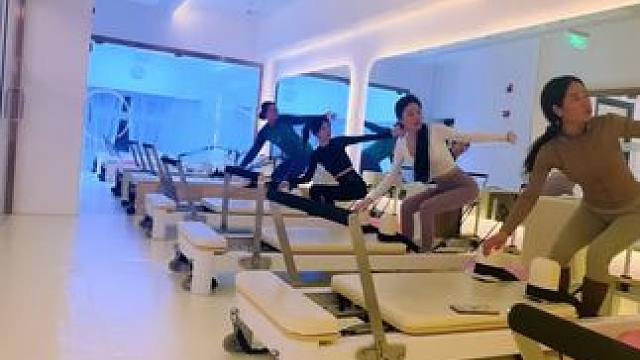 60分钟普拉提核心床让你5分钟看完，喜欢记得点赞收藏哦，喜欢口令讲解版的亲们，下方评论区留言告诉我哦