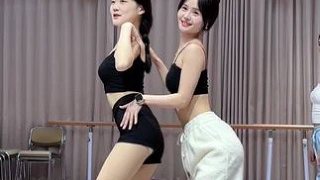 3分钟教会你绕胯，大家学会了嘛#成人零基础舞蹈培训 #舞蹈课堂随拍 #四肢不协调的人怎么学跳舞