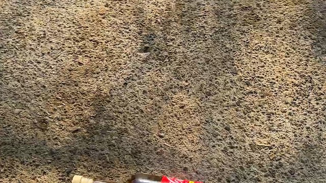 楼梯滚瓶子爆破解压时刻