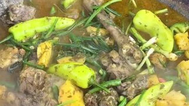 农村生活乐趣多 #农村美食#乡村美食#东南亚矮子