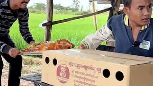 吃烤乳猪 #烤乳猪#烤乳猪外酥里嫩 #东南亚矮子#东南亚美食