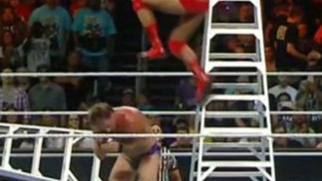 六人合约包挑战赛，凯撒罗撞上铁梯，德里奥飞踢杰里科 