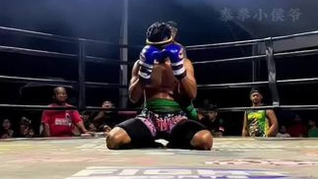 泰拳拜师舞也是分流派的，各有特色各有千秋#泰拳 #格斗 #暴力美学 #台上一分钟台下十年功 #泰拳拜