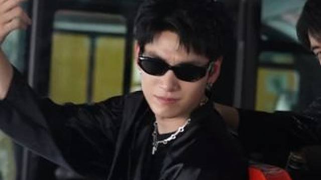 恋爱互动剧《无法抗拒的他们》 #无法抗拒的他们  宝贝，你是我见过最特别的人，也是最让我迷恋的人。#