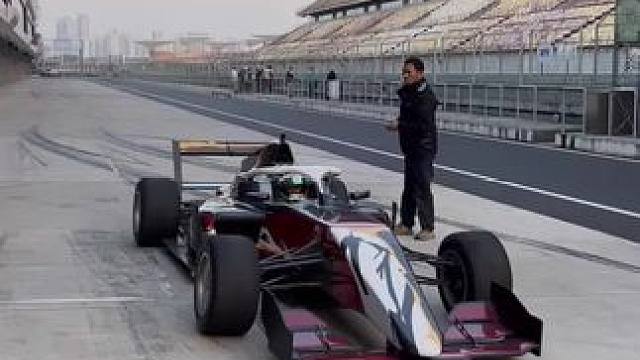 本月上赛试车结束，有兴趣的车手1月初再约！#赛车 #赛车手 #速度与激情