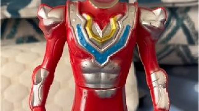 奥特曼吃到了坏苹果快来一起看看怎么回事吧#儿童玩具 #奥特曼 #小盆友玩具