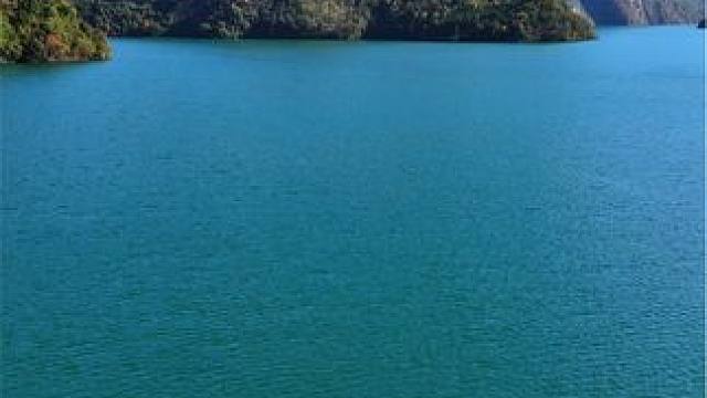 碧水蓝天白龙湖#冬日镜头下的大好河山 #故乡的原风景 #水天一色 #山河可鉴 #治愈系风景