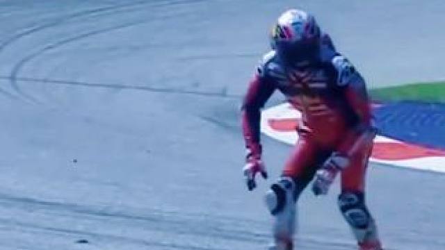 #motogp #压弯 #大神控车 #摩托车比赛 #滑胎过弯