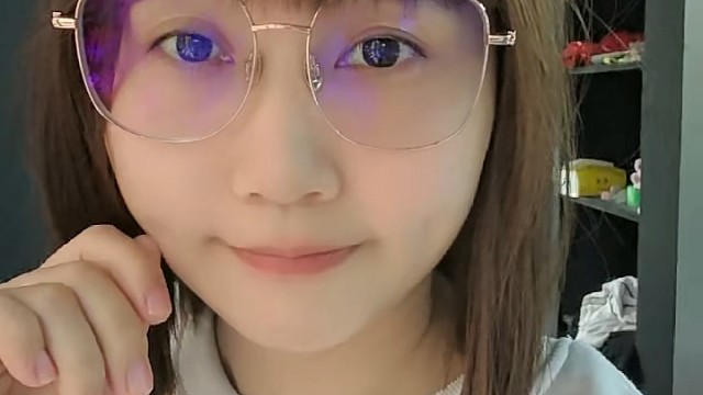 大家怎么看待擦边主播