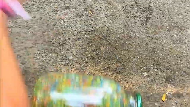 楼梯滚瓶子爆破解压时刻