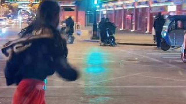 东北这嘎达贼拉冷！#赵四的踹太魔性了 #萨斯必雷舞蹈挑战