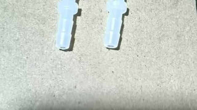 如果你家增氧泵氧气管总是脱落可以选择这款鱼缸增氧泵防脱落卡扣接头，防止因为你的增氧管脱落造成鱼儿损失