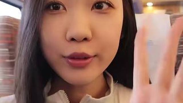 #被女朋友送的礼物整破防了  小小一根登山棍，被网友们玩成了“孙悟空的金箍棒”