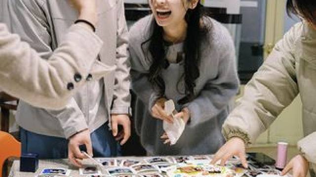 求婚也不忘出片的中国女人#拍摄花絮 #客片分享 #摄影师 #求婚