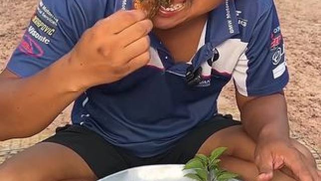 晚饭吃香米饭辣咖喱炖鱼 #泰国美食 #泰国生活 #美食 #户外美食