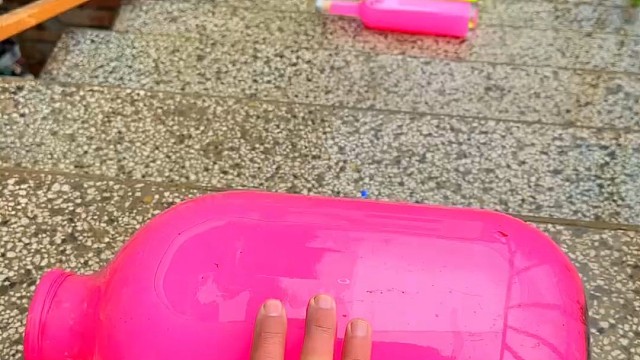 楼梯滚瓶子爆破解压时刻