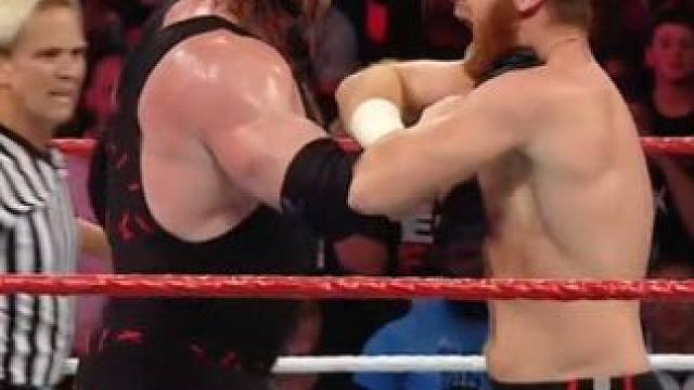 欧文斯和萨米辛内讧，大秀哥连拍希莫斯 