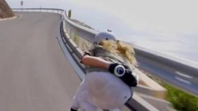 青春肆意飞扬，自由才是主旋律 #速度与激情 #滑板 #极限运动 #好爱滑板的自由感