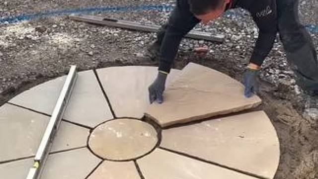 英国乡村庭院花圃、地面设计施工。 #施工工艺 #匠心制作 #建造过程 #匠心精神 #庭院设计