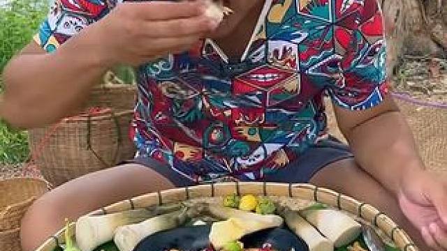 香米饭手剥笋油炸河鱼酸辣木瓜丝️ #泰国美食 #户外美食 #泰国生活 #美食