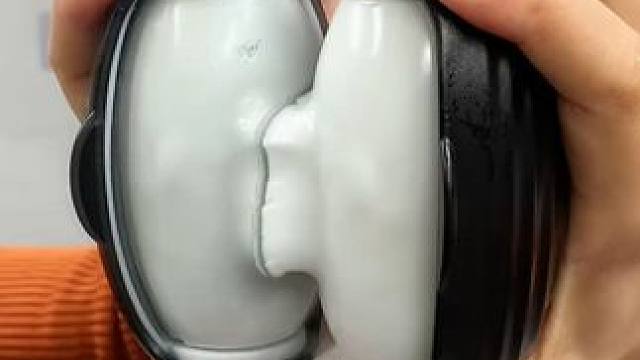 水洗多用途强力粘毛器 神奇的粘毛器!不仅能轻松清理头发和猫猫狗狗掉落的毛发，水一冲就干净能继续用了 