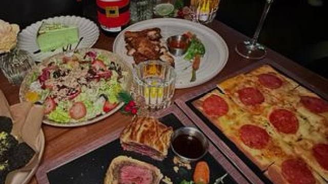 #薇葡厦门首店开业！ 人均100出头享受浪漫，惠灵顿牛排和烤春鸡双主菜！主食、甜品、小食、饮品都包含