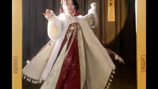 “死腿！跑快点！阿娘喊我吃年夜饭啦！” #古典舞 #一学就会系列 #翻跳 #汉服