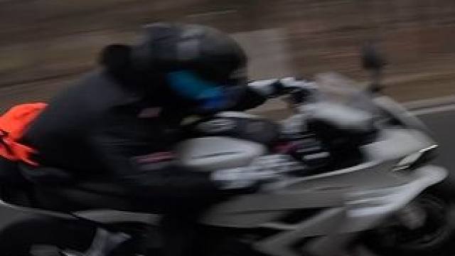 走慢点 前面的路不好走 #x4全景相机 #影石insta360 #影石创作大赛 #机车