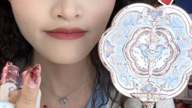 花花那么美，谁能不心动啊！ #花知晓新品 #国货之光 #花知晓礼盒 #美妆 #花知晓蝴蝶云肩系列