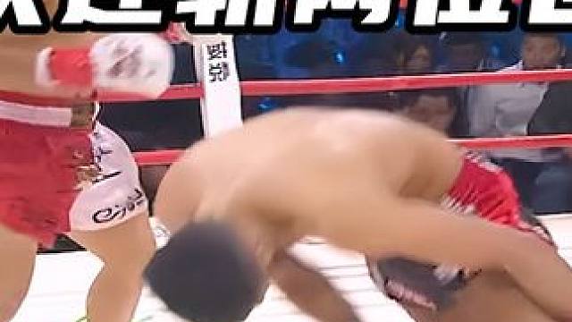 中国小伙连斩两位世界冠军，对手被一拳打晕犹如木偶人轰然倒地 中国小伙连斩两位世界冠军，对手被一拳打晕