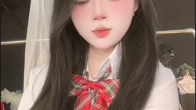 无家可归了 我可以先住进哥哥的心里吗