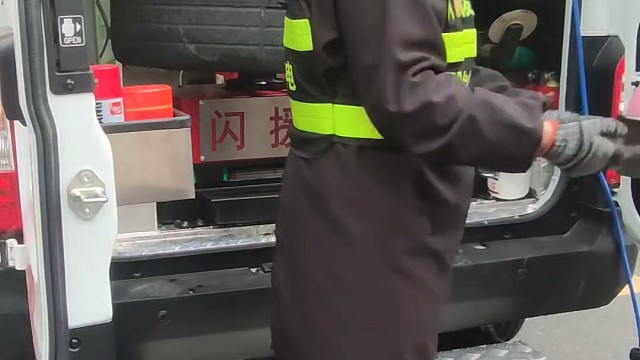 闪援移动轮胎店