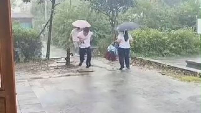 零帧起手，方舟也有自己的御姐#命运方舟 #寻找命运方舟最有才的你 #命运方舟超觉时刻 #方舟摄影导师