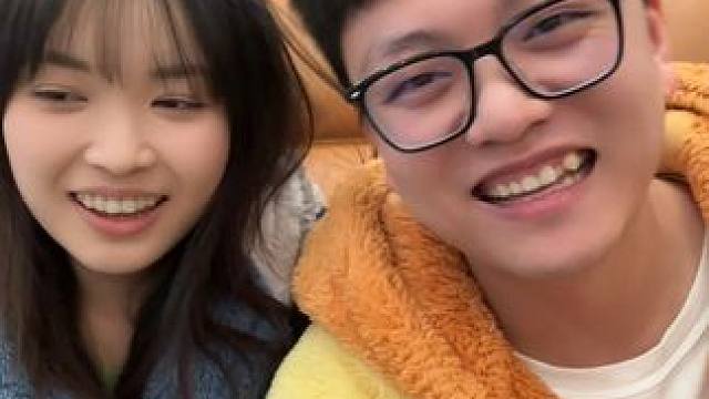 不是 到底谁更离谱啊… #情侣日常 #vlog日常