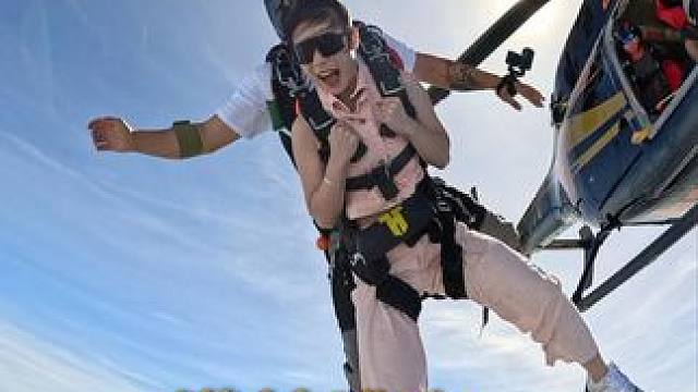 那就以最勇敢的姿态，和2024好好告个别吧 #三亚 #塔赫跳伞