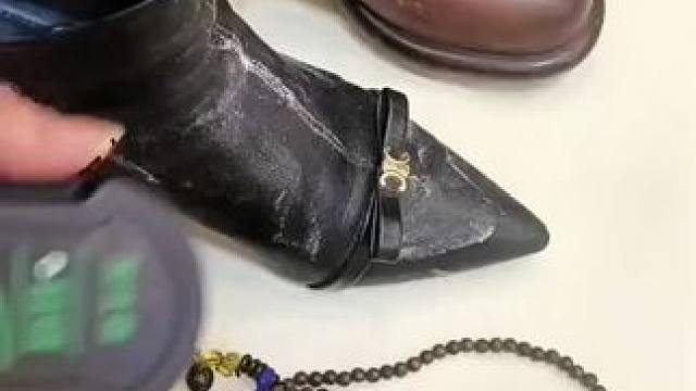 #鞋油鞋蜡一体 #皮具护理 #擦鞋神器一擦即亮 #方便又实用