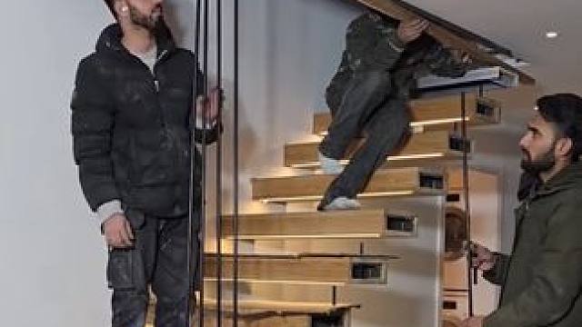 钢结构楼梯设计施工。 #楼梯设计 #钢结构楼梯 #别墅施工 #楼梯款式